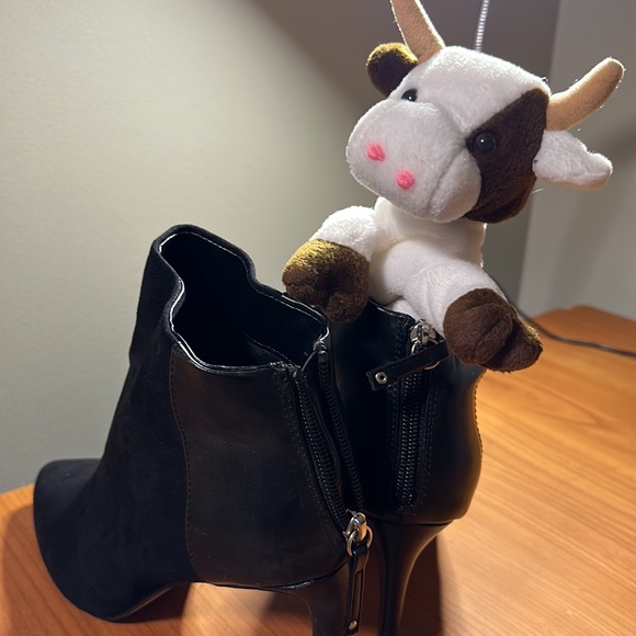 Boots - Picture 4 of 5